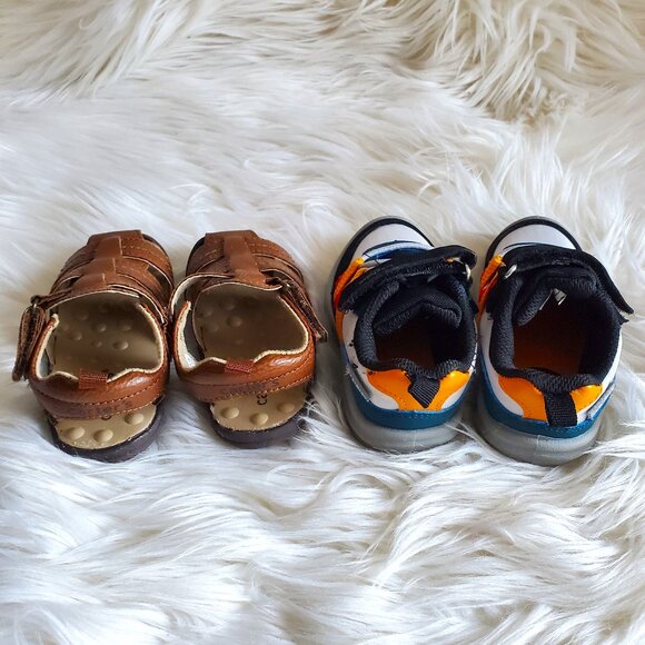 OshKosh/Carter's Boy Shoe Bundle SZ 4 - Picture 15 of 16